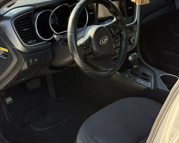 Білий Кіа Оптіма, об'ємом двигуна 2.36 л та пробігом 186 тис. км за 6999 $, фото 4 на Automoto.ua