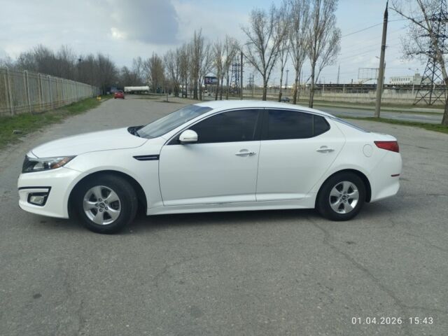 Белый Киа Оптима, объемом двигателя 2 л и пробегом 235 тыс. км за 11000 $, фото 2 на Automoto.ua