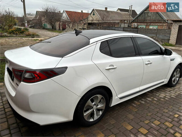 Белый Киа Оптима, объемом двигателя 0 л и пробегом 188 тыс. км за 8800 $, фото 34 на Automoto.ua