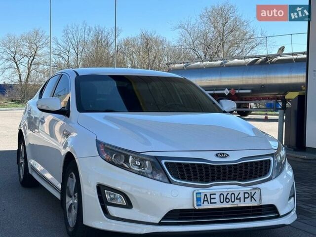 Белый Киа Оптима, объемом двигателя 2.36 л и пробегом 180 тыс. км за 9999 $, фото 8 на Automoto.ua