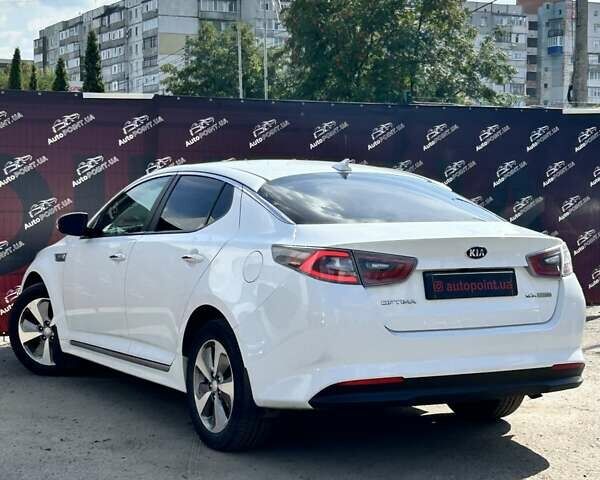 Кіа Оптіма 2014 у Сумах на Automoto.ua Білий Кіа Оптіма, об'ємом двигуна 2.36 л та пробігом 179 тис. км за 10500 $, фото 8 на Automoto.ua