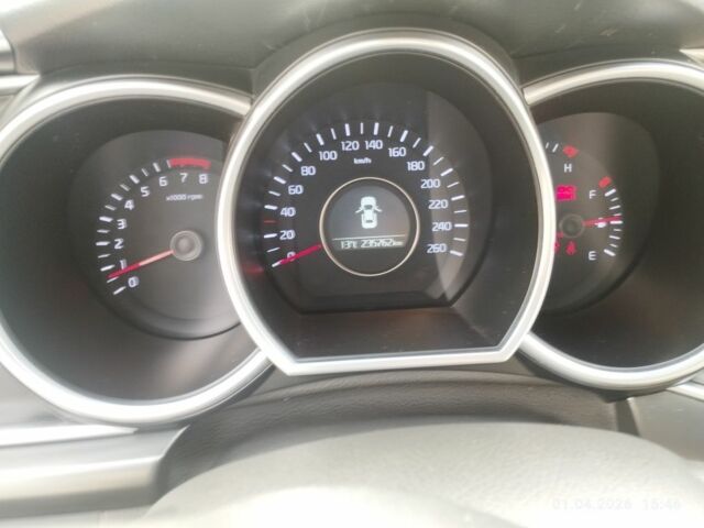 Белый Киа Оптима, объемом двигателя 2 л и пробегом 235 тыс. км за 11000 $, фото 5 на Automoto.ua