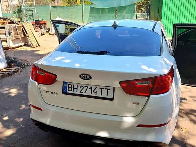 Білий Кіа Оптіма, об'ємом двигуна 2.4 л та пробігом 178 тис. км за 10500 $, фото 12 на Automoto.ua