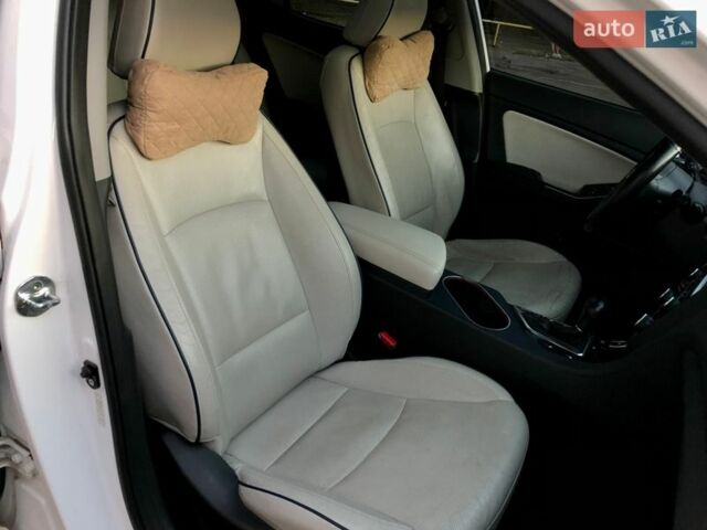 Білий Кіа Оптіма, об'ємом двигуна 2.4 л та пробігом 178 тис. км за 10600 $, фото 19 на Automoto.ua