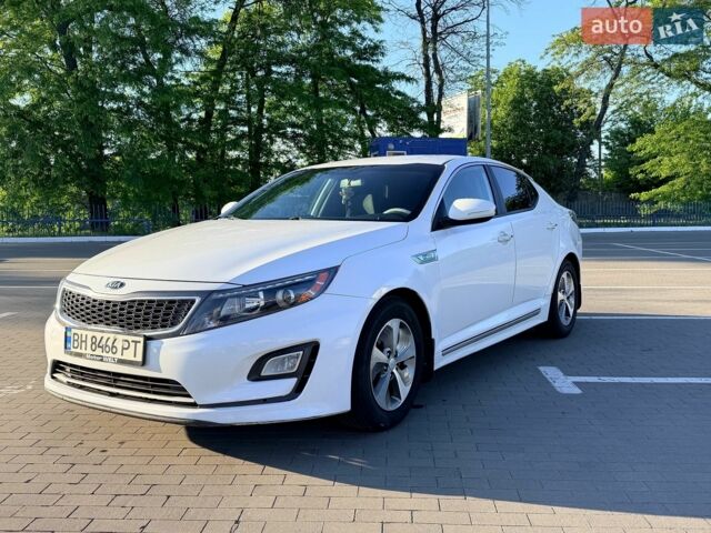 Білий Кіа Оптіма, об'ємом двигуна 2.36 л та пробігом 230 тис. км за 9900 $, фото 2 на Automoto.ua