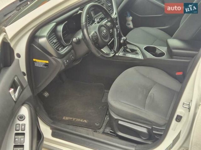 Белый Киа Оптима, объемом двигателя 2.36 л и пробегом 185 тыс. км за 6500 $, фото 9 на Automoto.ua