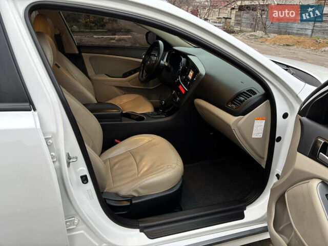 Белый Киа Оптима, объемом двигателя 0 л и пробегом 188 тыс. км за 8800 $, фото 31 на Automoto.ua