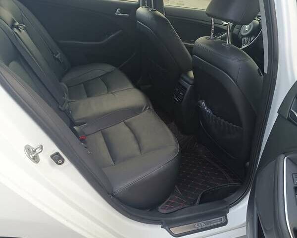 Белый Киа Оптима, объемом двигателя 2.36 л и пробегом 258 тыс. км за 10300 $, фото 38 на Automoto.ua