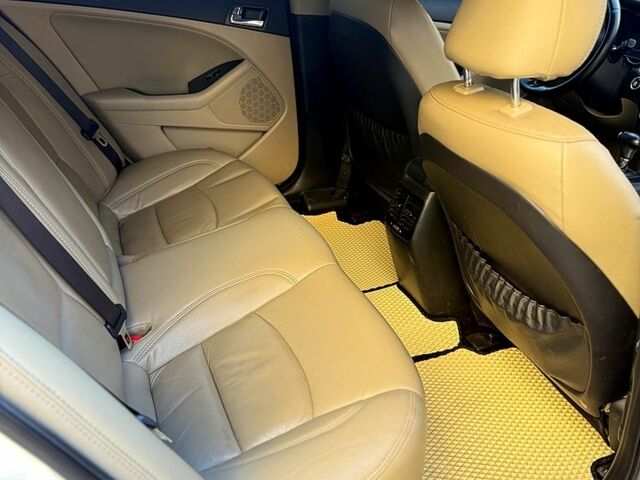 Киа Оптима 2014 в Харькове на Automoto.ua Белый Киа Оптима, объемом двигателя 2.4 л и пробегом 340 тыс. км за 9499 $, фото 4 на Automoto.ua