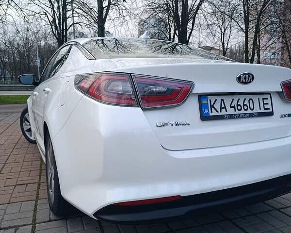 Белый Киа Оптима, объемом двигателя 2.36 л и пробегом 258 тыс. км за 10300 $, фото 16 на Automoto.ua
