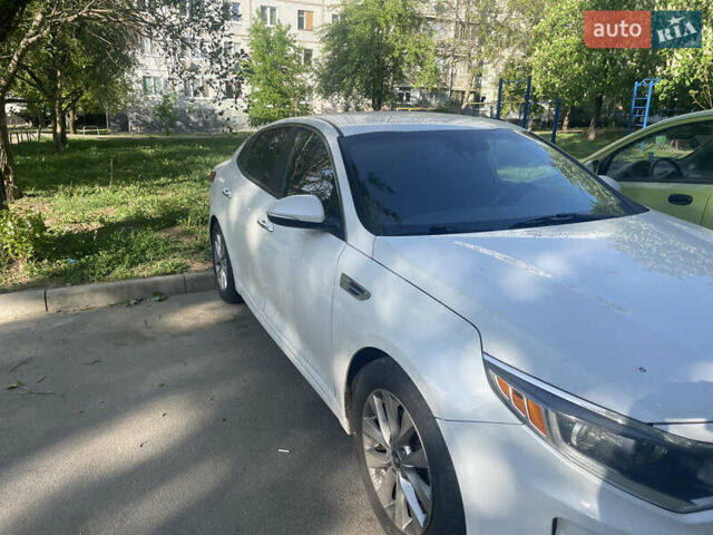 Киа Оптима 2015 в Харькове на Automoto.ua Белый Киа Оптима, объемом двигателя 2.4 л и пробегом 190 тыс. км за 10500 $, фото 1 на Automoto.ua
