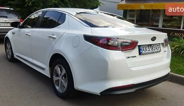 Белый Киа Оптима, объемом двигателя 2.4 л и пробегом 147 тыс. км за 10200 $, фото 1 на Automoto.ua