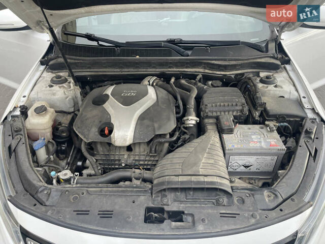Білий Кіа Оптіма, об'ємом двигуна 2 л та пробігом 173 тис. км за 12800 $, фото 16 на Automoto.ua