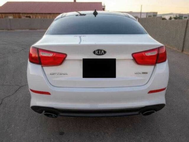 Белый Киа Оптима, объемом двигателя 2.4 л и пробегом 122 тыс. км за 7300 $, фото 5 на Automoto.ua