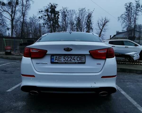 Білий Кіа Оптіма, об'ємом двигуна 2.36 л та пробігом 135 тис. км за 8800 $, фото 10 на Automoto.ua