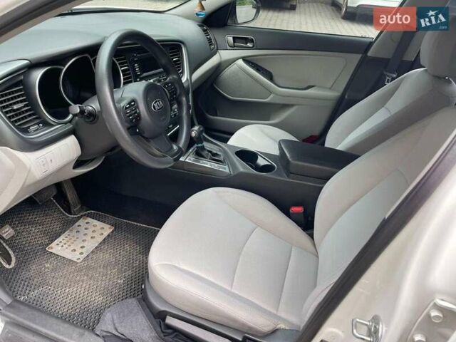 Білий Кіа Оптіма, об'ємом двигуна 2.4 л та пробігом 142 тис. км за 10800 $, фото 11 на Automoto.ua