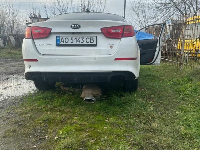 Белый Киа Оптима, объемом двигателя 1.7 л и пробегом 200 тыс. км за 3000 $, фото 4 на Automoto.ua