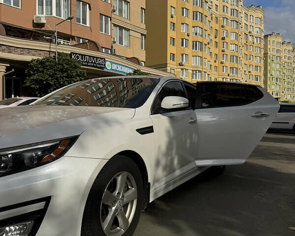 Белый Киа Оптима, объемом двигателя 2.4 л и пробегом 150 тыс. км за 9400 $, фото 3 на Automoto.ua
