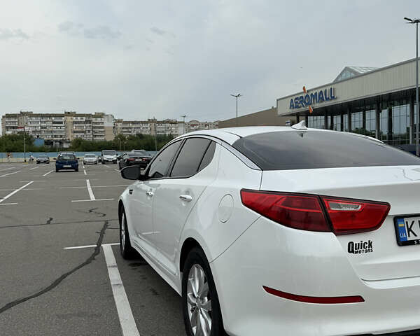 Білий Кіа Оптіма, об'ємом двигуна 2.36 л та пробігом 151 тис. км за 9450 $, фото 6 на Automoto.ua