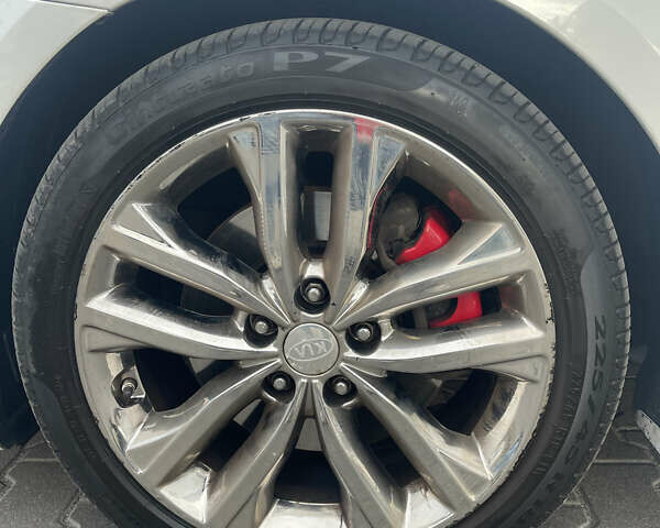 Білий Кіа Оптіма, об'ємом двигуна 2 л та пробігом 173 тис. км за 12800 $, фото 15 на Automoto.ua