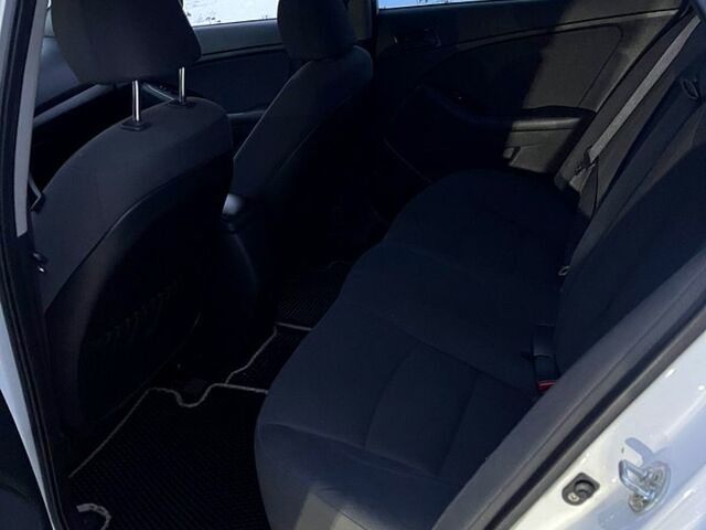 Білий Кіа Оптіма, об'ємом двигуна 2.4 л та пробігом 12700 тис. км за 6950 $, фото 6 на Automoto.ua