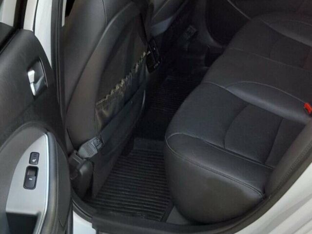 Білий Кіа Оптіма, об'ємом двигуна 2 л та пробігом 127 тис. км за 11900 $, фото 19 на Automoto.ua