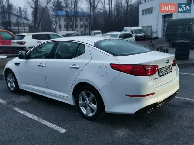 Білий Кіа Оптіма, об'ємом двигуна 2.36 л та пробігом 135 тис. км за 8800 $, фото 12 на Automoto.ua