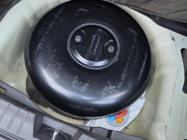 Білий Кіа Оптіма, об'ємом двигуна 2.4 л та пробігом 185 тис. км за 8400 $, фото 19 на Automoto.ua