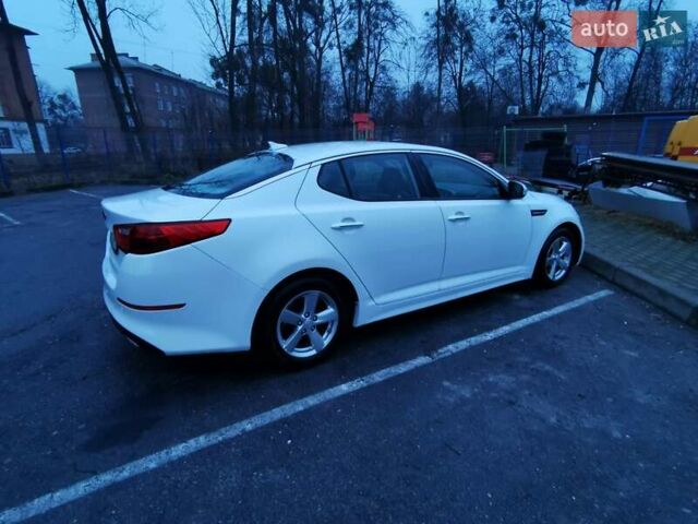 Білий Кіа Оптіма, об'ємом двигуна 2.36 л та пробігом 135 тис. км за 8800 $, фото 17 на Automoto.ua