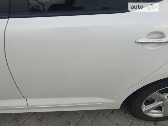 Белый Киа Оптима, объемом двигателя 2.36 л и пробегом 105 тыс. км за 10500 $, фото 10 на Automoto.ua