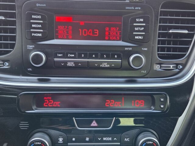 Білий Кіа Оптіма, об'ємом двигуна 2.4 л та пробігом 185 тис. км за 8400 $, фото 13 на Automoto.ua