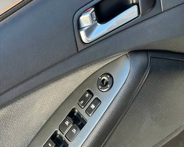 Кіа Оптіма 2015 у Одесі на Automoto.ua Білий Кіа Оптіма, об'ємом двигуна 2.36 л та пробігом 298 тис. км за 9500 $, фото 18 на Automoto.ua