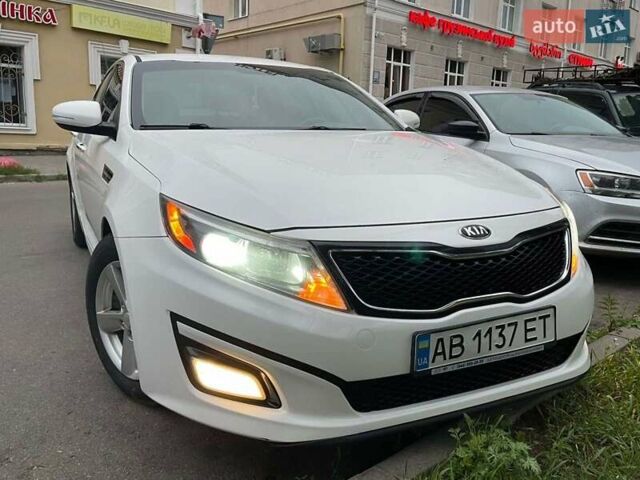 Білий Кіа Оптіма, об'ємом двигуна 2.4 л та пробігом 142 тис. км за 10800 $, фото 4 на Automoto.ua