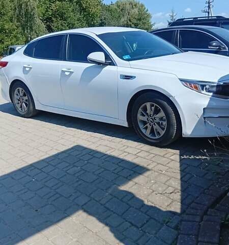 Белый Киа Оптима, объемом двигателя 1.6 л и пробегом 117 тыс. км за 11800 $, фото 7 на Automoto.ua