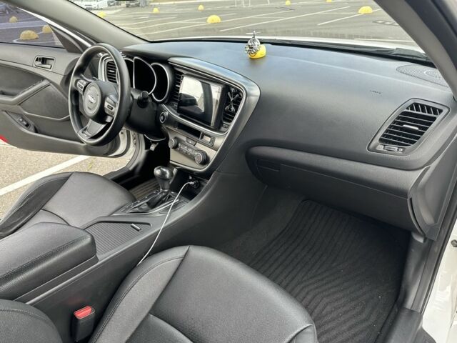 Білий Кіа Оптіма, об'ємом двигуна 2 л та пробігом 133 тис. км за 12000 $, фото 10 на Automoto.ua