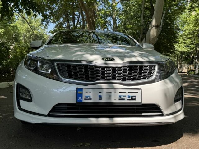 Киа Оптима 2015 в Одессе на Automoto.ua Белый Киа Оптима, объемом двигателя 2.4 л и пробегом 82 тыс. км за 13200 $, фото 6 на Automoto.ua