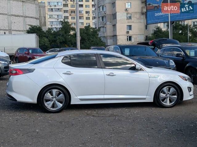 Белый Киа Оптима, объемом двигателя 2.4 л и пробегом 160 тыс. км за 12000 $, фото 7 на Automoto.ua