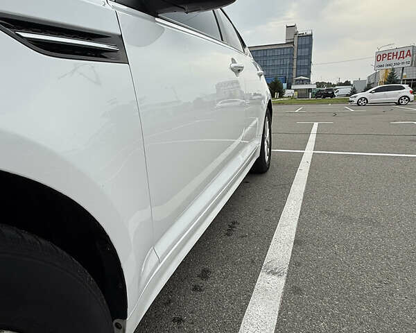 Білий Кіа Оптіма, об'ємом двигуна 2.36 л та пробігом 151 тис. км за 9450 $, фото 5 на Automoto.ua