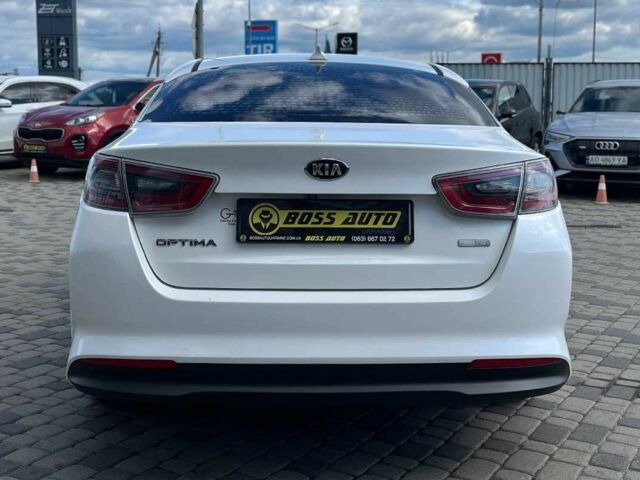 Белый Киа Оптима, объемом двигателя 2.4 л и пробегом 103 тыс. км за 10500 $, фото 5 на Automoto.ua