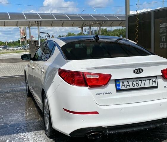 Киа Оптима 2015 в Киеве на Automoto.ua Белый Киа Оптима, объемом двигателя 2.4 л и пробегом 95 тыс. км за 10999 $, фото 1 на Automoto.ua