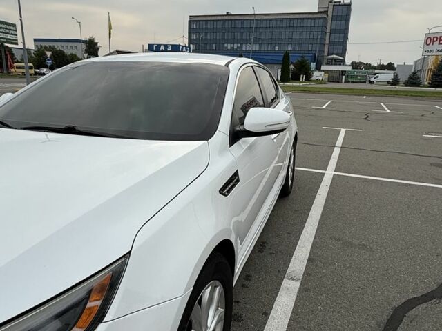 Белый Киа Оптима, объемом двигателя 2.4 л и пробегом 150 тыс. км за 9500 $, фото 3 на Automoto.ua