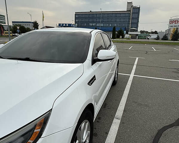 Білий Кіа Оптіма, об'ємом двигуна 2.36 л та пробігом 151 тис. км за 9450 $, фото 3 на Automoto.ua