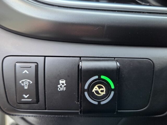 Білий Кіа Оптіма, об'ємом двигуна 2.4 л та пробігом 185 тис. км за 8400 $, фото 20 на Automoto.ua