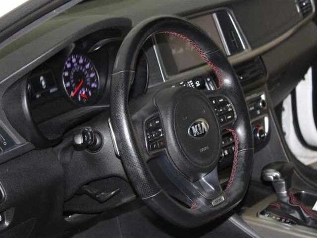 Белый Киа Оптима, объемом двигателя 2 л и пробегом 66 тыс. км за 10500 $, фото 7 на Automoto.ua
