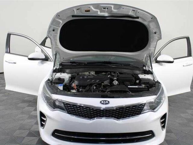Белый Киа Оптима, объемом двигателя 2 л и пробегом 66 тыс. км за 10500 $, фото 9 на Automoto.ua