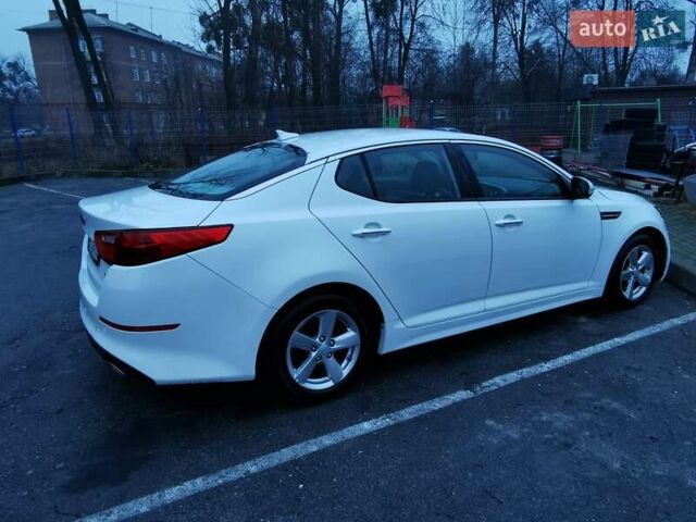 Білий Кіа Оптіма, об'ємом двигуна 2.36 л та пробігом 135 тис. км за 8800 $, фото 7 на Automoto.ua
