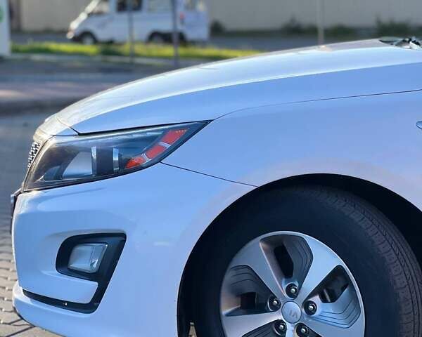 Кіа Оптіма 2015 у Одесі на Automoto.ua Білий Кіа Оптіма, об'ємом двигуна 2.36 л та пробігом 298 тис. км за 9500 $, фото 4 на Automoto.ua