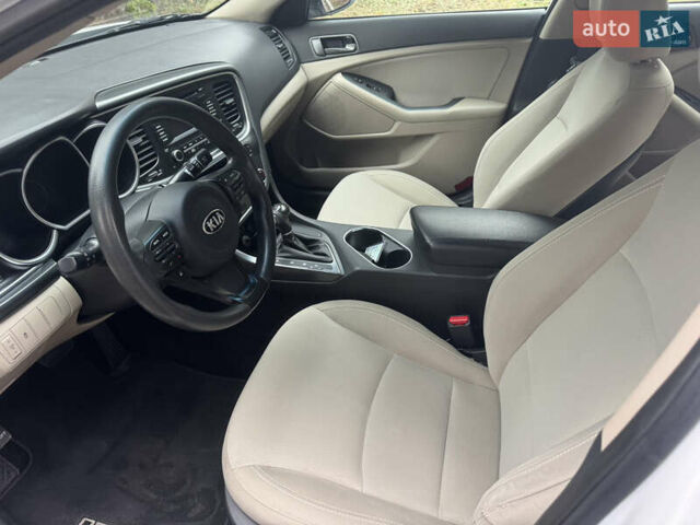 Білий Кіа Оптіма, об'ємом двигуна 2.36 л та пробігом 121 тис. км за 8950 $, фото 23 на Automoto.ua