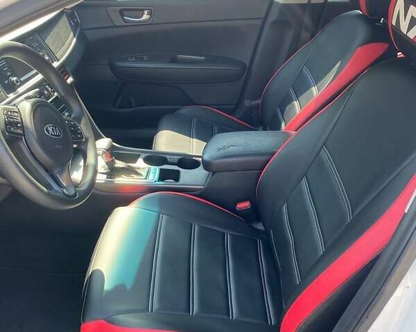 Белый Киа Оптима, объемом двигателя 2.4 л и пробегом 120 тыс. км за 9500 $, фото 6 на Automoto.ua