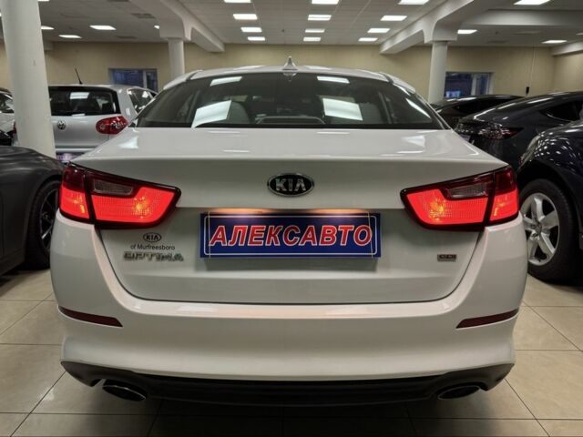 Білий Кіа Оптіма, об'ємом двигуна 2.4 л та пробігом 88 тис. км за 9800 $, фото 2 на Automoto.ua